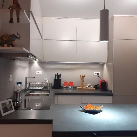Lake View Apartment Tirana Bagian luar foto