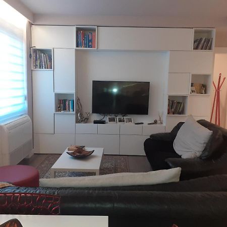 Lake View Apartment Tirana Bagian luar foto