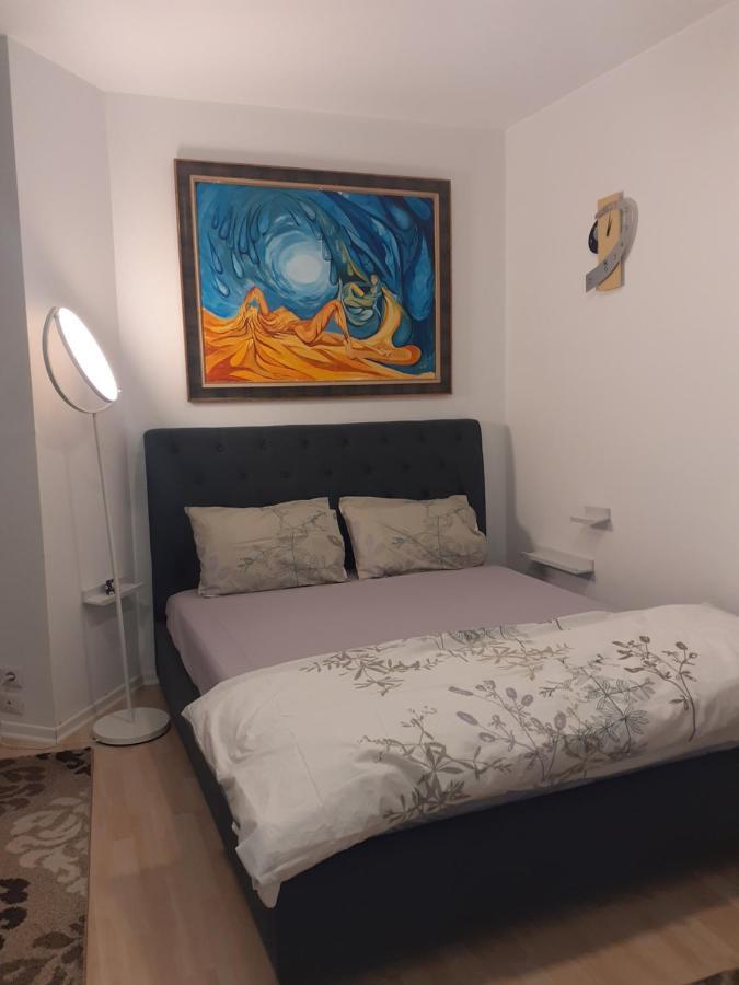 Lake View Apartment Tirana Bagian luar foto