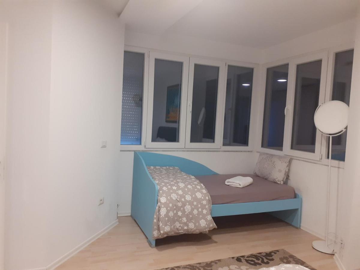Lake View Apartment Tirana Bagian luar foto