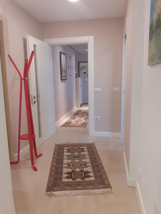 Lake View Apartment Tirana Bagian luar foto