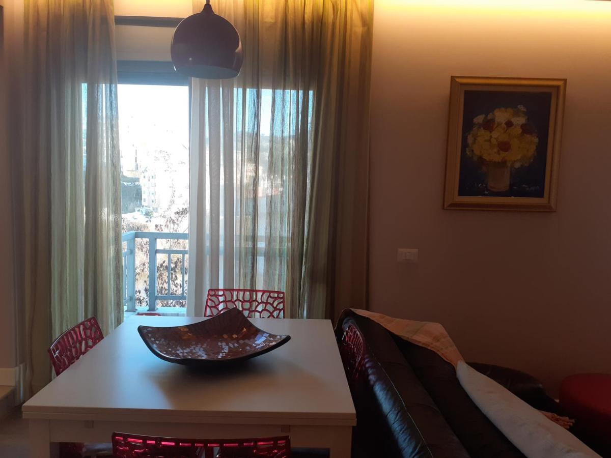 Lake View Apartment Tirana Bagian luar foto