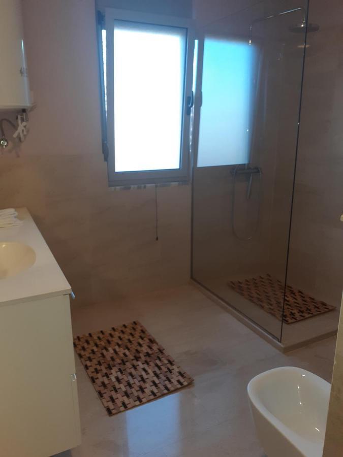Lake View Apartment Tirana Bagian luar foto